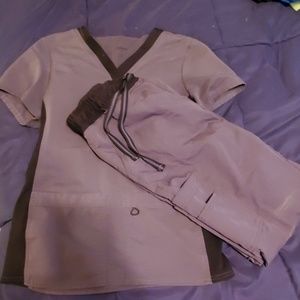 Scrubs set